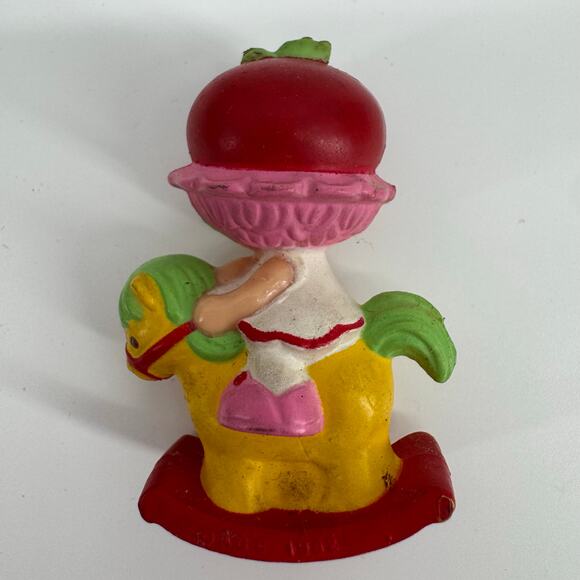 1982 Kenner Strawberry Shortcake on Rocking Horse PVC Figure Vintage Toy - Picture 2 of 5